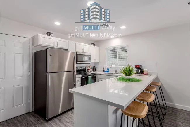 515 W Pebble Beach Dr Tempe, AZ 85282 photo 3