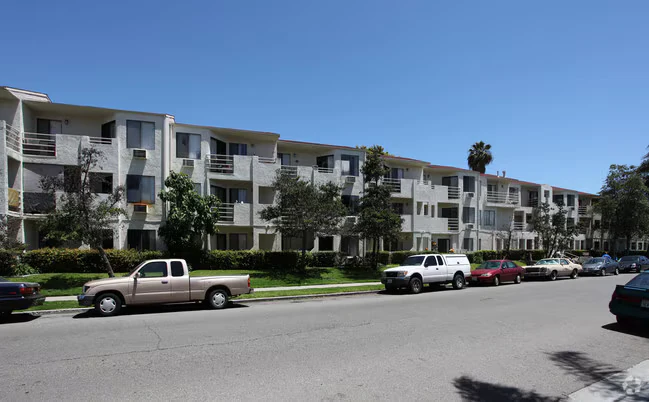 Chamoune Senior Apartments photo 2
