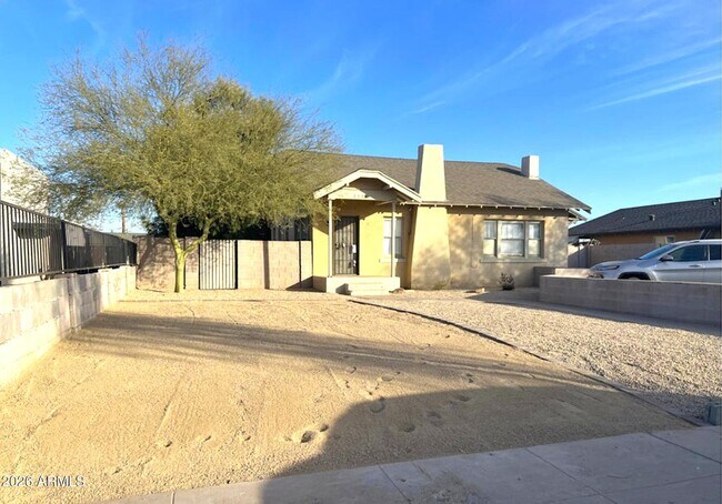 2032 W Adams St Phoenix, AZ 85009