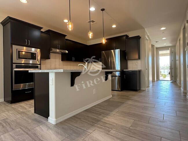 11536 W Ashby Dr Peoria, AZ 85383 photo 2