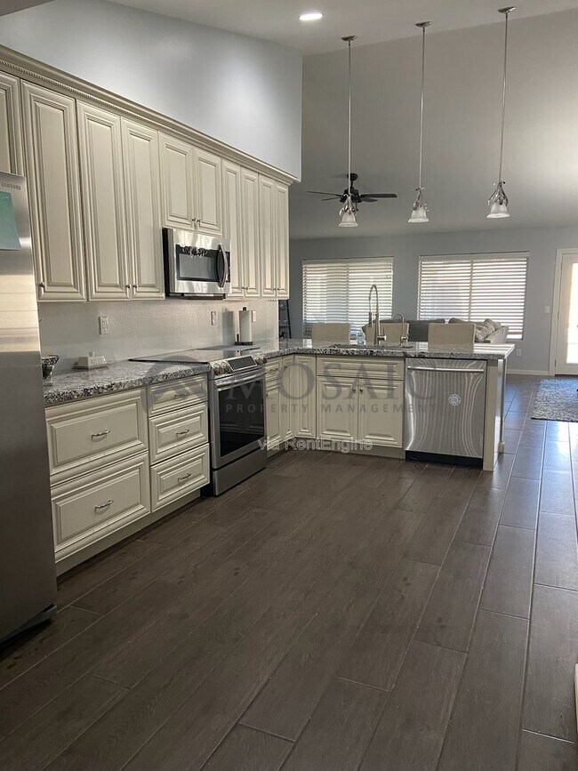 411 N Leoma Ln Chandler, AZ 85225 photo 2
