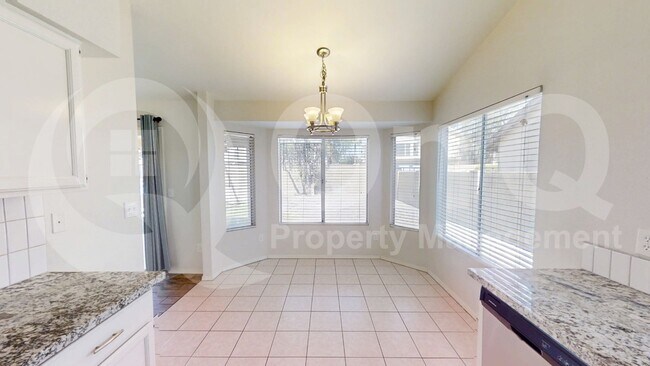 907 N Falcon Dr Gilbert, AZ 85234 photo 5