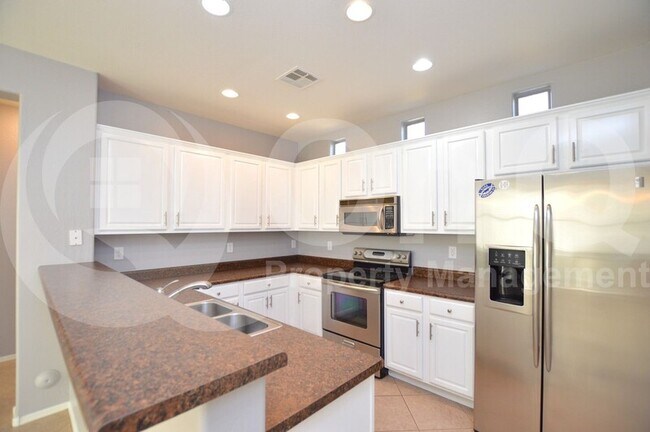 2858 S Peel Dr Gilbert, AZ 85295 photo 2