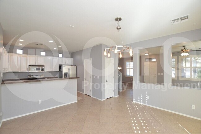 2858 S Peel Dr Gilbert, AZ 85295 photo 4