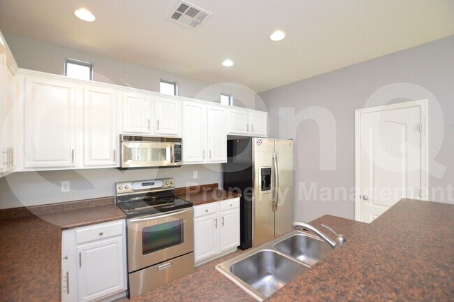 2858 S Peel Dr Gilbert, AZ 85295 photo 3