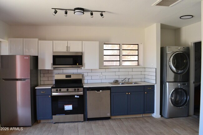 711 E 4th St Casa Grande, AZ 85122 photo 3