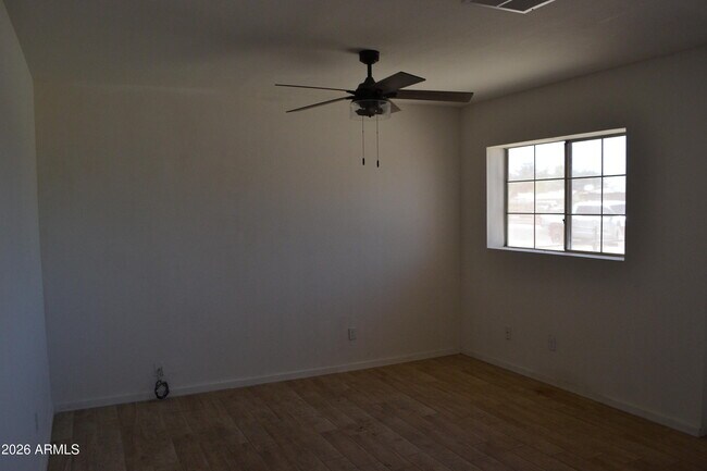 711 E 4th St Casa Grande, AZ 85122 photo 4