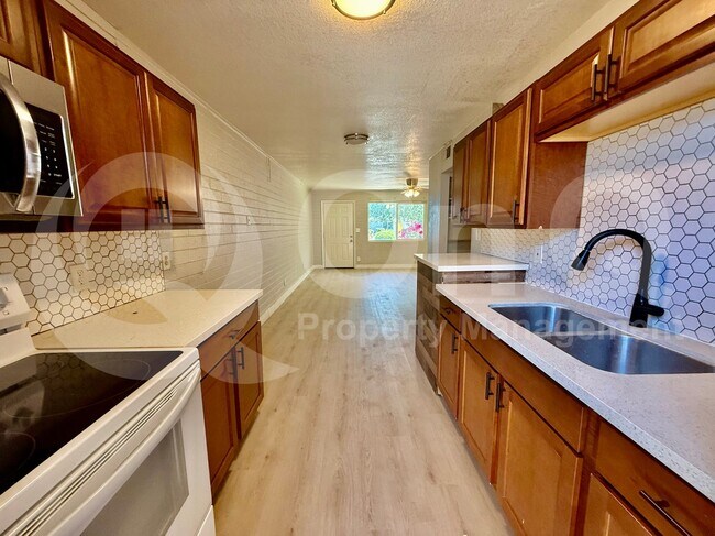 6044 N 21st Ave Phoenix, AZ 85015 photo 5