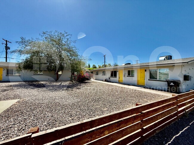 6044 N 21st Ave Phoenix, AZ 85015 photo 2