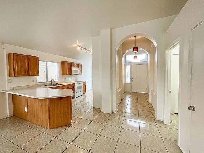 2626 E Hartford Ave Phoenix, AZ 85032 photo 2