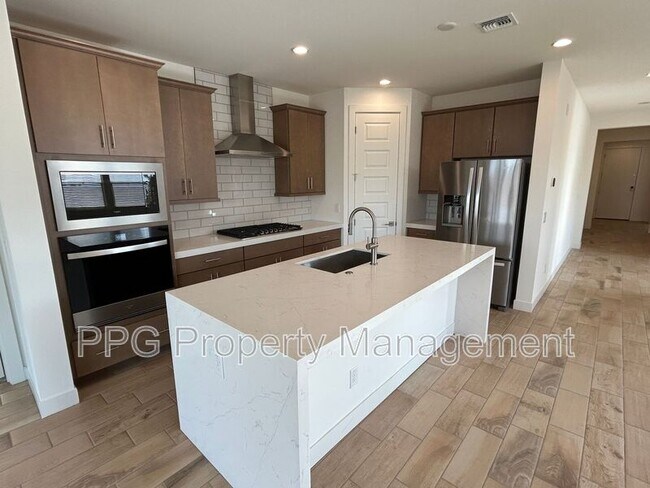 11806 N Loma Linda St Surprise, AZ 85388 photo 2