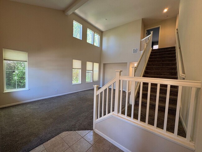 Beautiful Two Floor 4bd/3ba Home Available In Dublin Ca!!!! photo 3