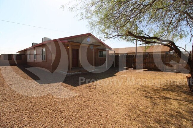 4222 S 13th St Phoenix, AZ 85040 photo 2