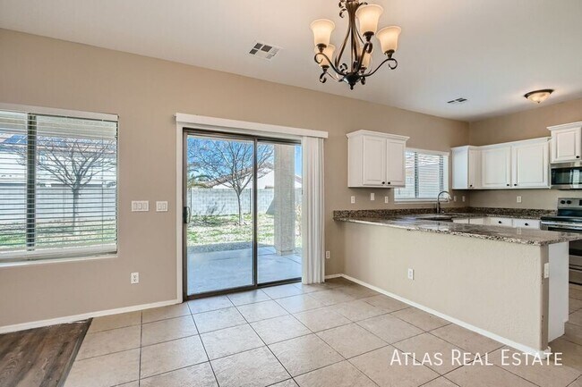 2600 W Jasper Butte Dr San Tan Valley, AZ 85142 photo 4