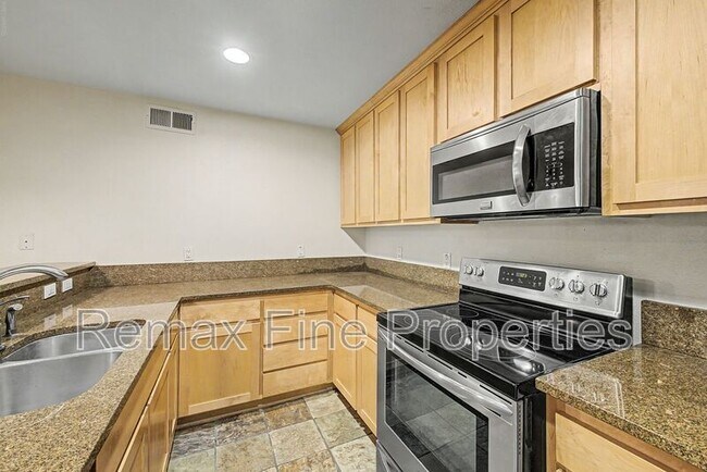 4704 E Paradise Village Pkwy N Phoenix, AZ 85032 photo 5