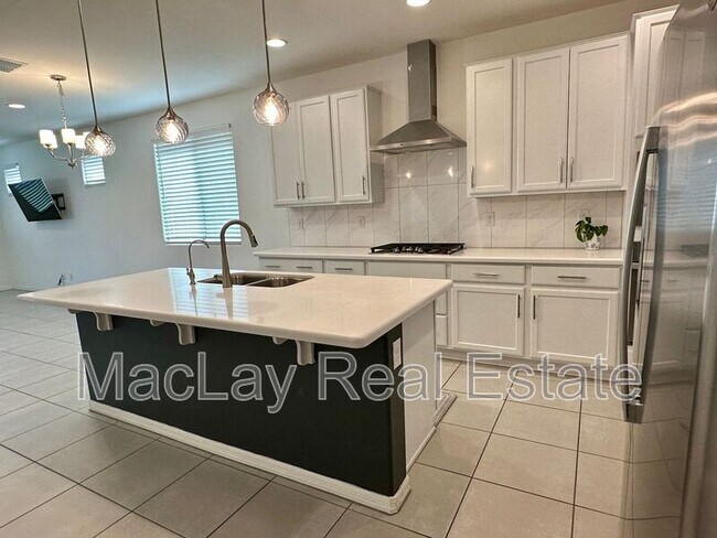 5621 W Chuck Box Rd Phoenix, AZ 85339 photo 4