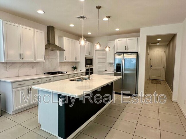5621 W Chuck Box Rd Phoenix, AZ 85339 photo 3