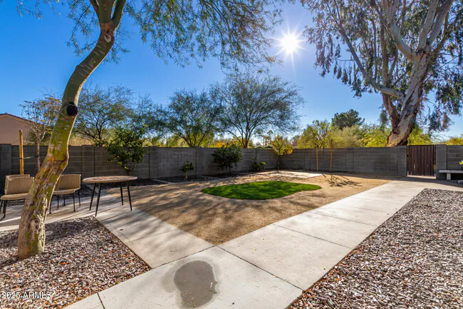 10069 E Paradise Dr Scottsdale, AZ 85260 photo 4