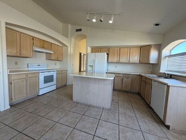 15435 S 44th Way Phoenix, AZ 85044 photo 4