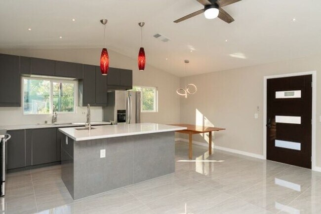 6088 De La Rosa Ln Oceanside, CA 92057 photo 4