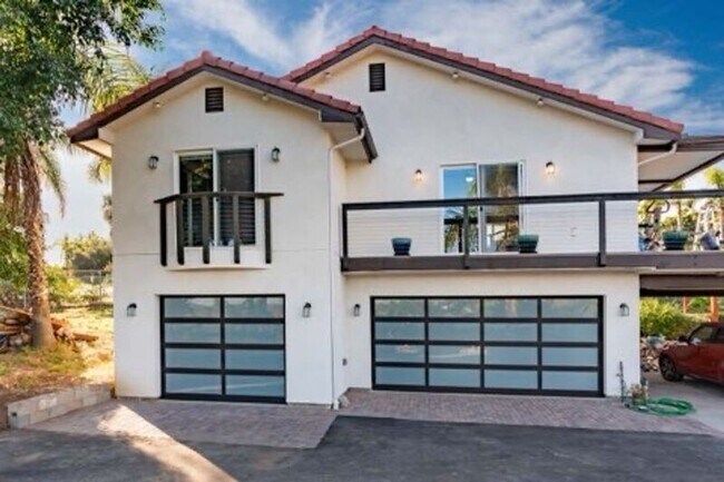 6088 De La Rosa Ln Oceanside, CA 92057