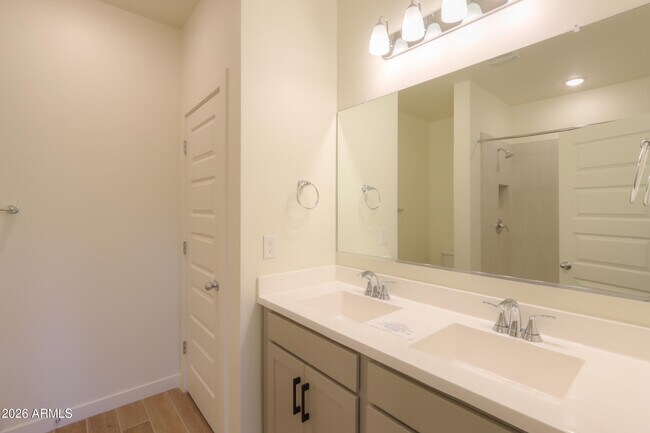 40285 W Chambers Ave photo 5