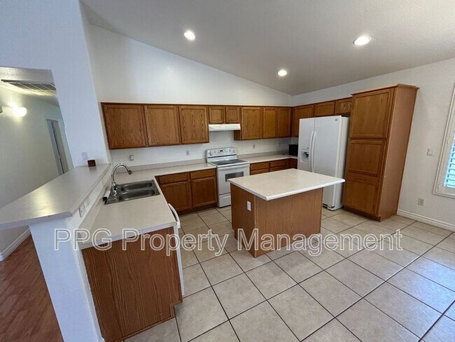 16200 W Cottonwood St Surprise, AZ 85374 photo 3