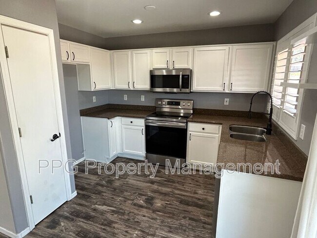 14938 W Caribbean Ln Surprise, AZ 85379 photo 3