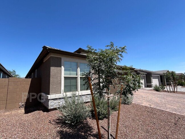 27967 N 177th Dr Surprise, AZ 85387 photo 3