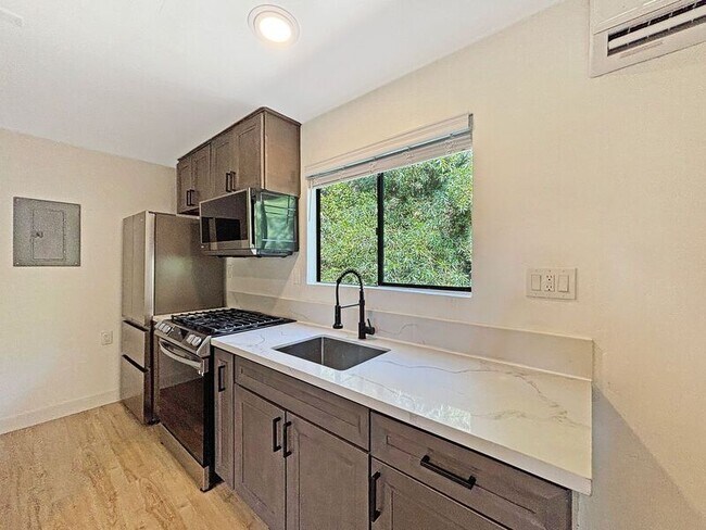 3091 Boundary St San Diego, CA 92104 photo 4