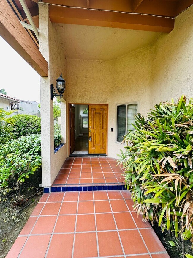 6635 Soaring Dr San Diego, CA 92119 photo 3
