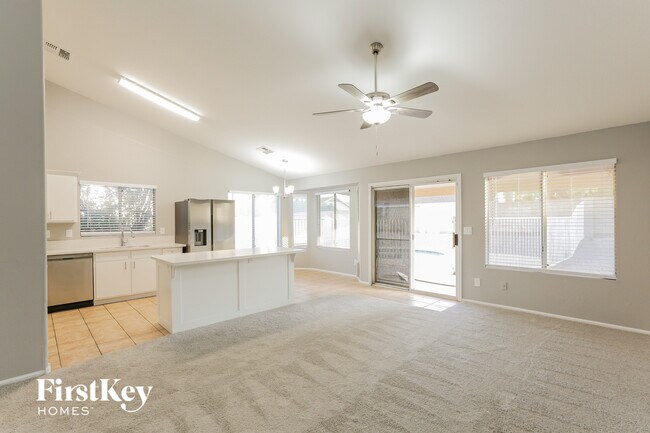 7520 W San Juan Ave Glendale, AZ 85303 photo 4