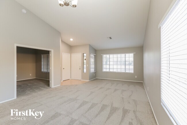 7520 W San Juan Ave Glendale, AZ 85303 photo 3