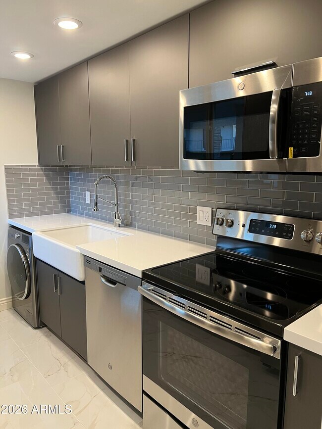 4727 E Lafayette Blvd Phoenix, AZ 85018 photo 2