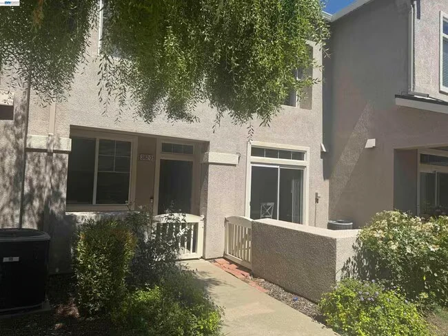 3162 Golden Crest Common Livermore, CA 94551