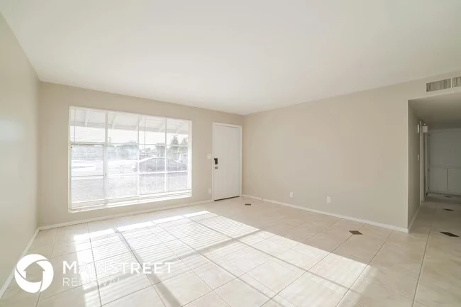 7215 N 37th Ave Phoenix, AZ 85051 photo 2