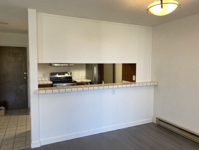 2101 Shore Line Dr Alameda, CA 94501 photo 2