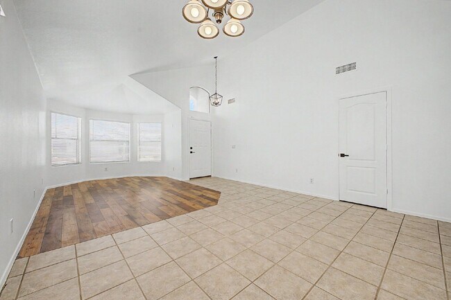 12570 Desert Flower Rd Avondale, AZ 85392 photo 4