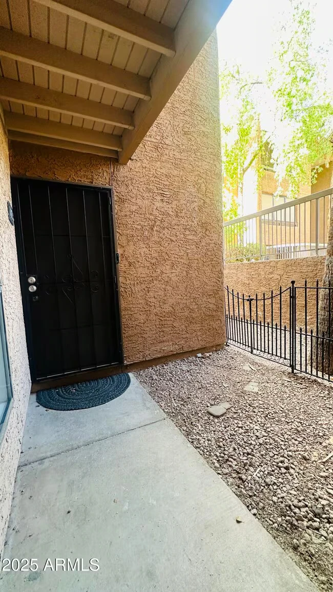 2625 E Indian School Rd Phoenix, AZ 85016 photo 4