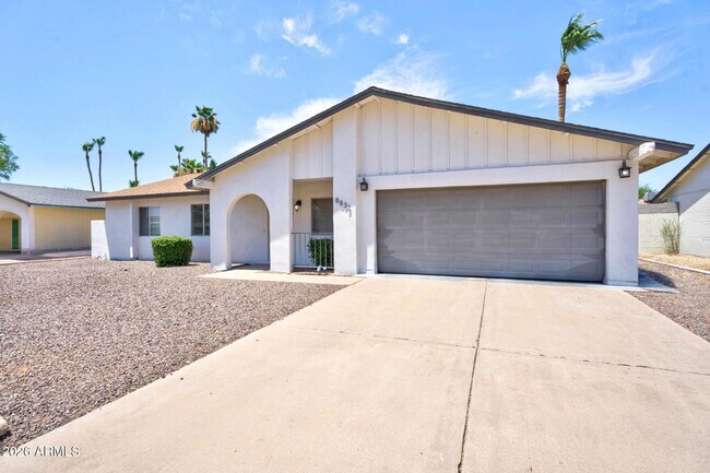 8832 E Lupine Ave Scottsdale, AZ 85260 photo 2