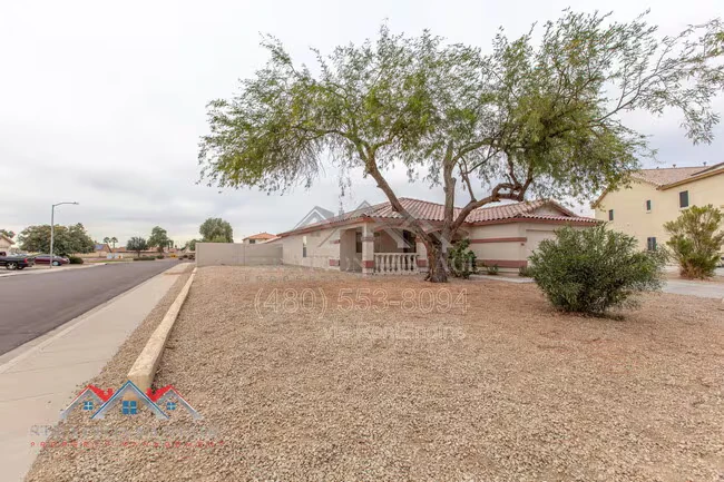 5706 N 74th Dr Glendale, AZ 85303 photo 2