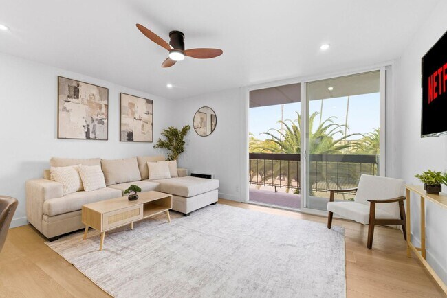 3050 Rue D’Orleans San Diego, CA 92110 photo 3