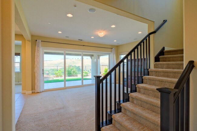 6536 Terrace Ridge Court, Dublin, CA 94568 photo 4