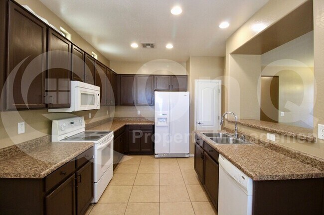 2811 S Cole Dr Gilbert, AZ 85295 photo 3