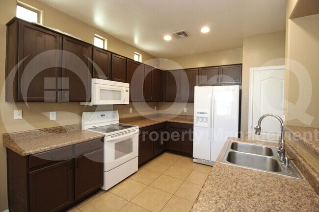 2811 S Cole Dr Gilbert, AZ 85295 photo 2