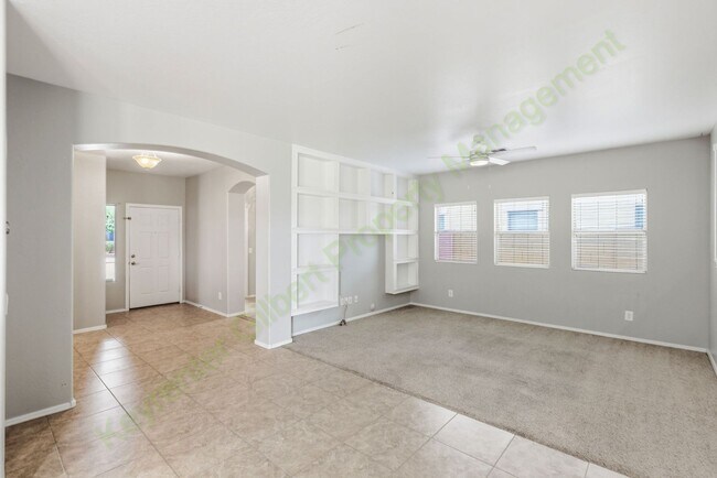 35734 N Zachary Rd San Tan Valley, AZ 85144 photo 4