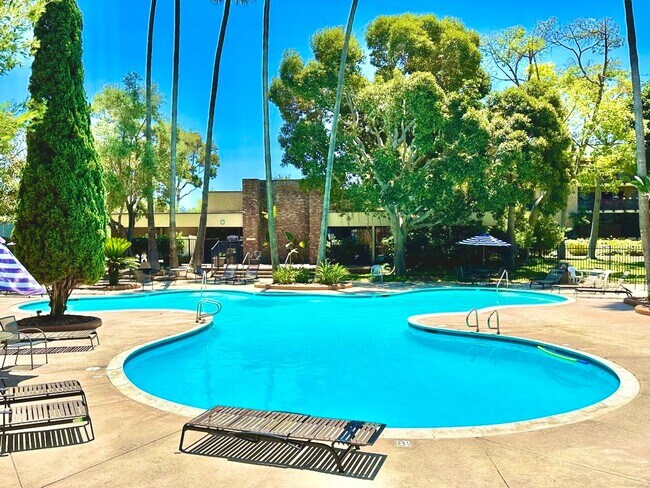 6202 Friars Rd San Diego, CA 92108 photo 2