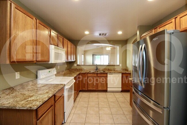 23097 S 215th St Queen Creek, AZ 85142 photo 2