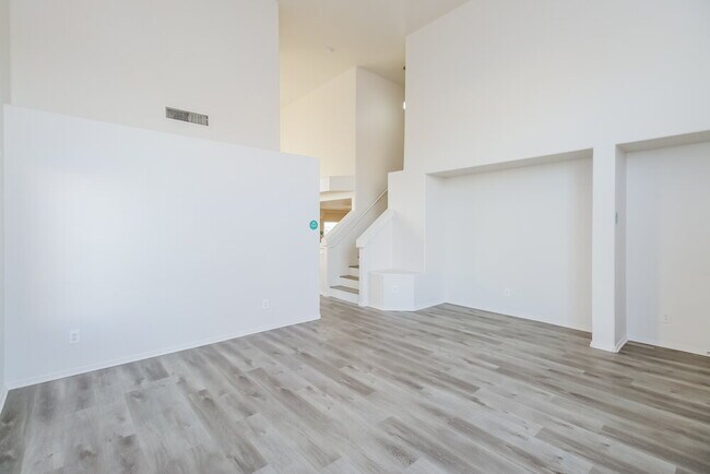 7925 W Claremont St Glendale, AZ 85303 photo 4