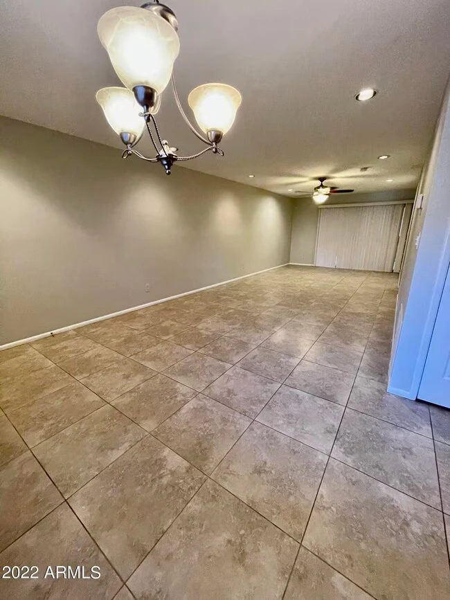 12212 N Paradise Vlg Pkwy S Phoenix, AZ 85032 photo 4